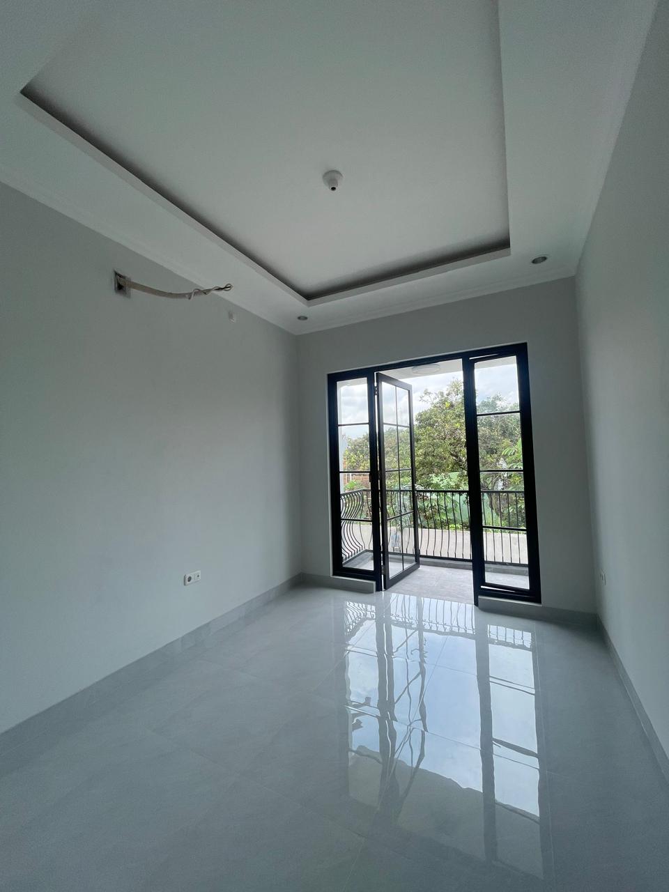 EB559878-08CD-4CAA-8BE1-7755B53989DC